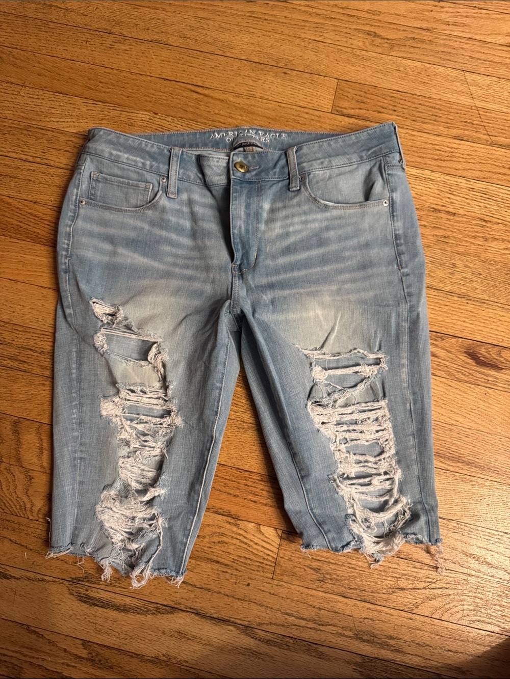 American Eagle Outfitters Light Blue Ripped Capri Jeans